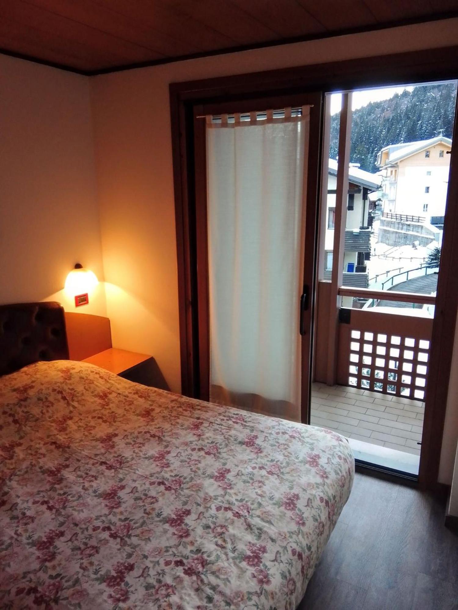 Residence Orsa Maggiore Madonna di Campiglio Phòng bức ảnh